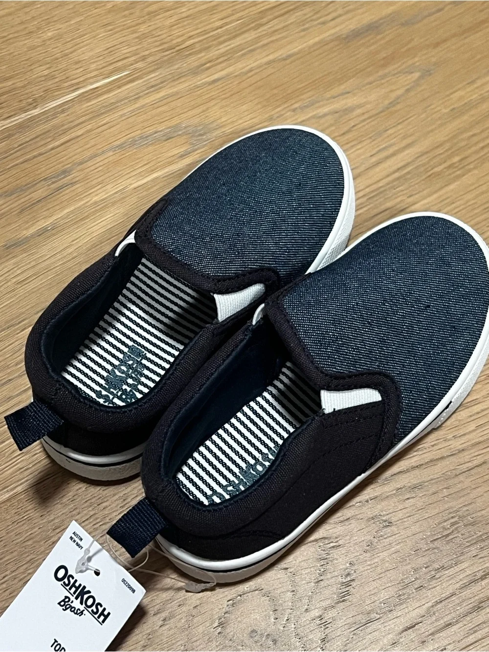 OshKosh B'gosh Toddler Slip-On Sneakers in Navy/Black